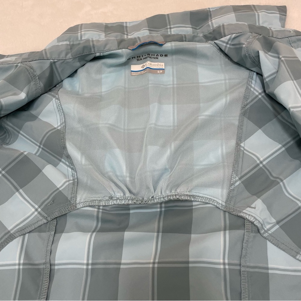 Columbia Sportswear Company  teal Plaid Short Sleeve Shirt. SMALL - Picture 6 of 12